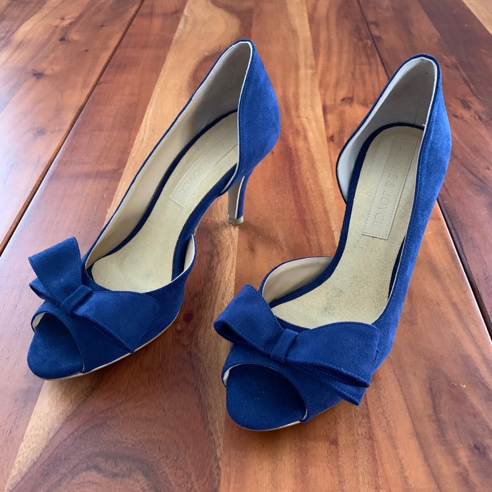 Navy blue 3” leather peep toe heels with bow